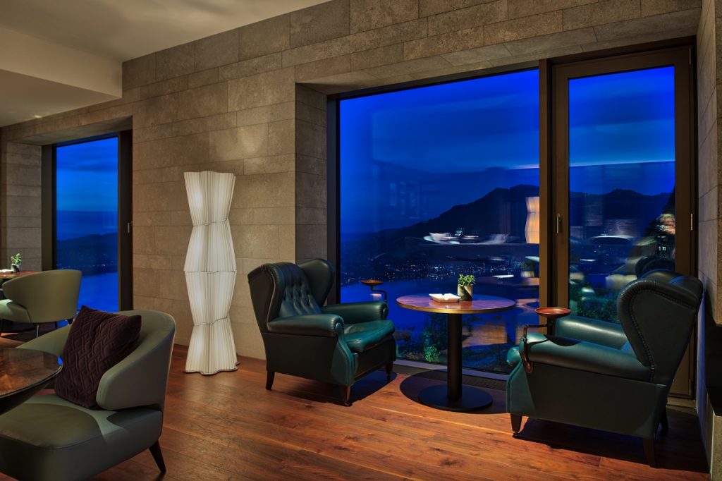 Lakeview Bar Lounge Cigar Lounge Buergenstock Resort©Buergenstock Hotels AG