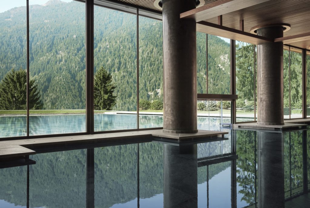 Lefay Resort SPA Dolomiti Innen und Aussenpool cLefay Resorts