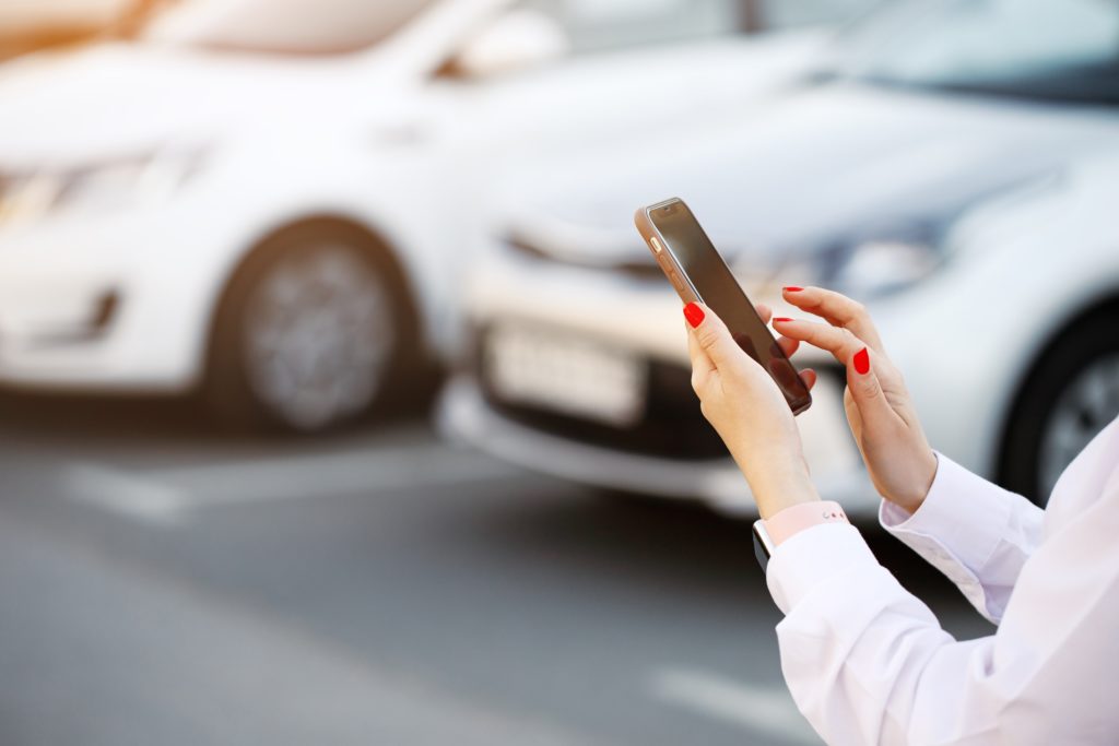 Neuer Smartphone Service von Sunny Cars Credit Adobe Stock