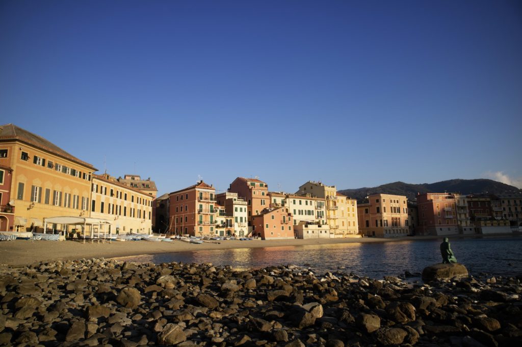 Sunrise view of the Bay of Silence in Sestri Levante