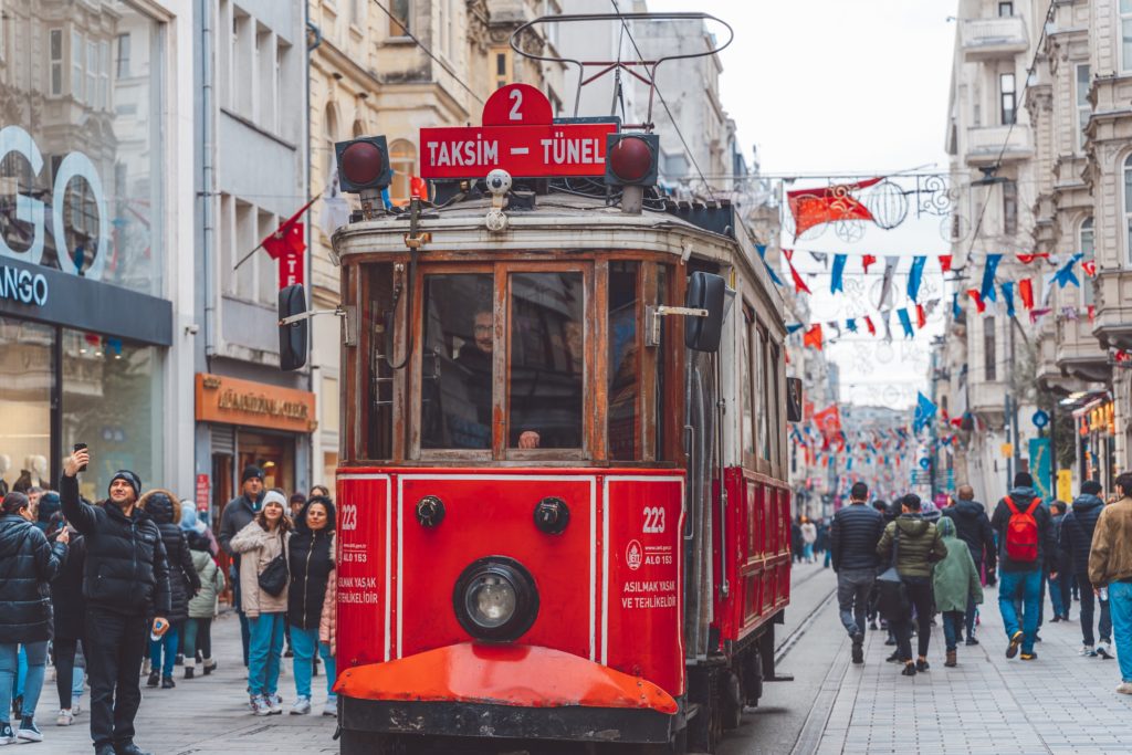 Istiklal Strasse Hafizul Hafiz unsplash